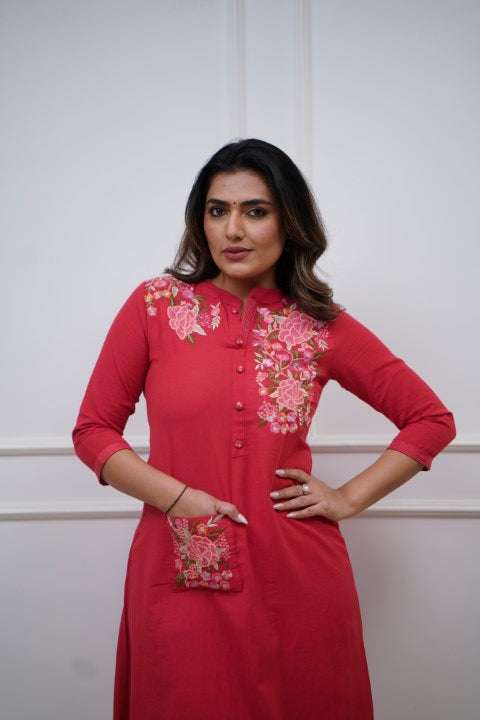 Women's Cotton Printed Straight Kurti With Pant - Image 2