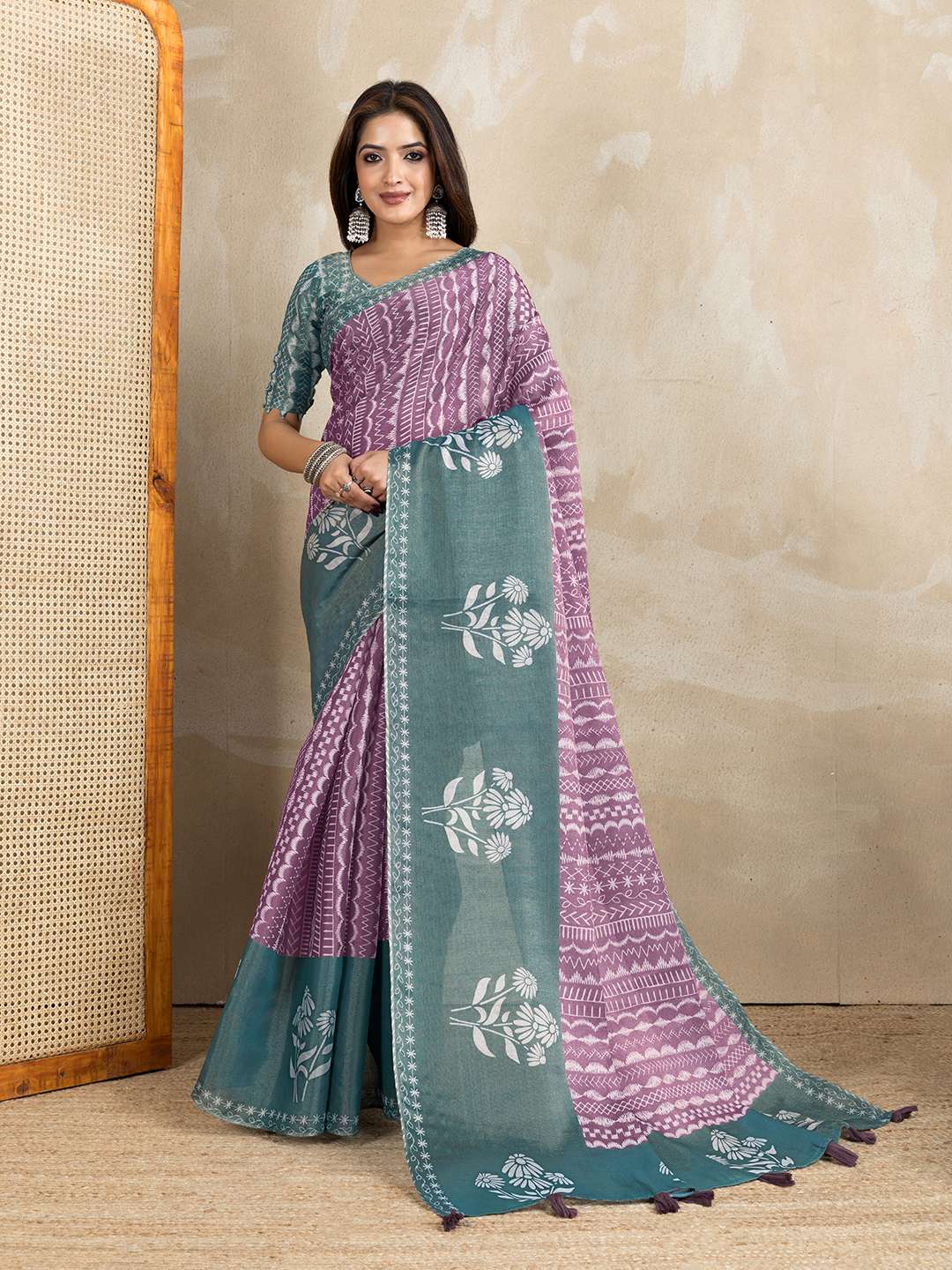 Elegant Teal Green and Mauve Pink Linen Saree with Geometric and Floral Prints - Image 3