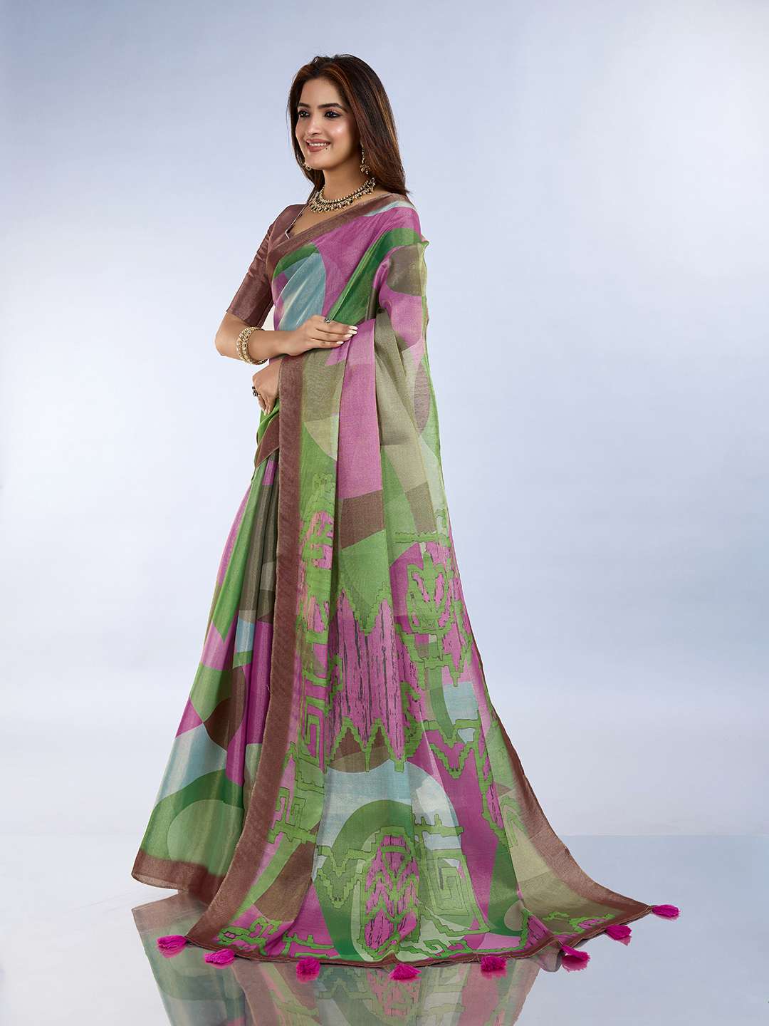 Modern Abstract Printed Linen Shimmer Saree