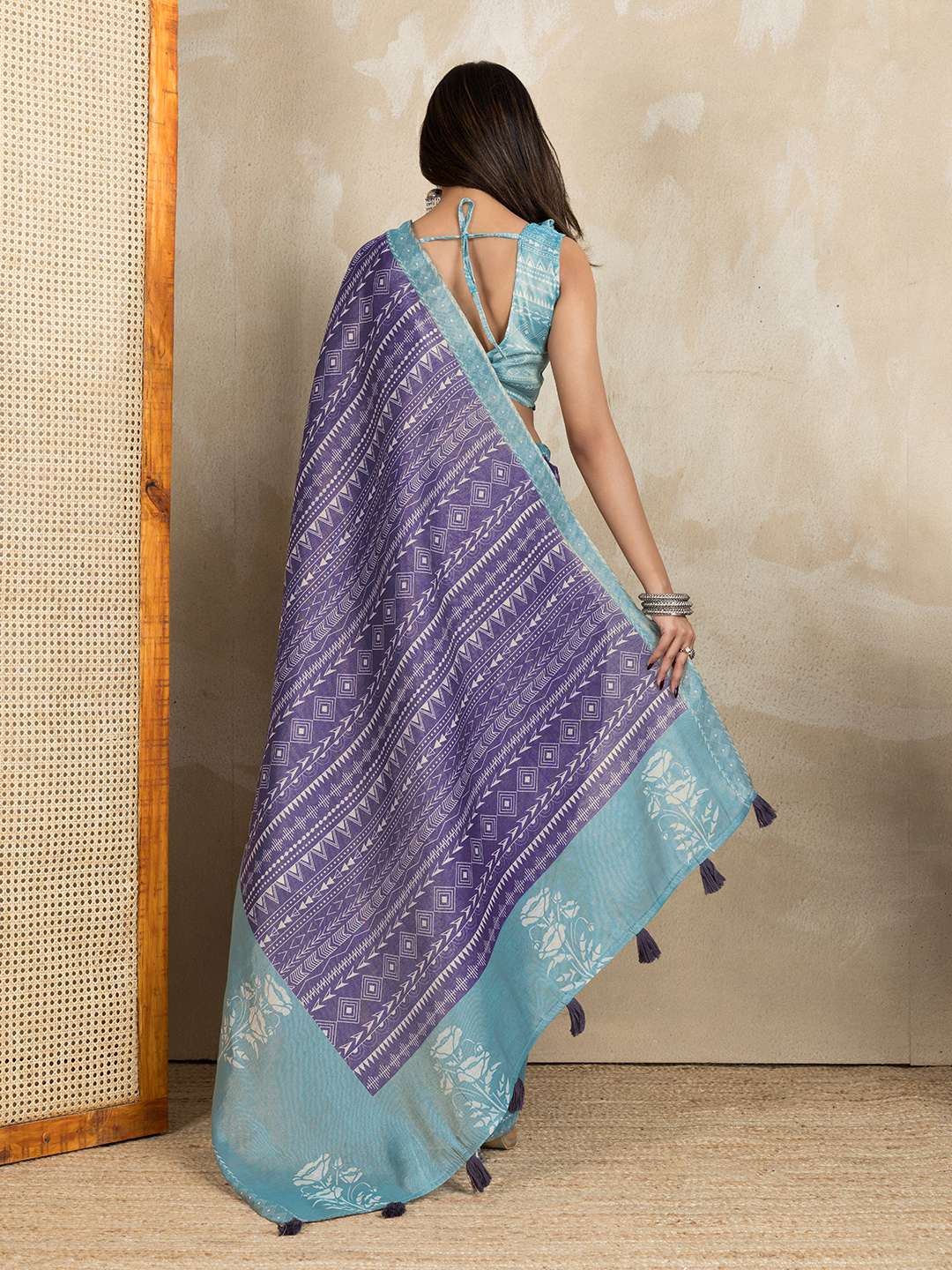 Elegant Teal Green and Mauve Pink Linen Saree with Geometric and Floral Prints - Image 6