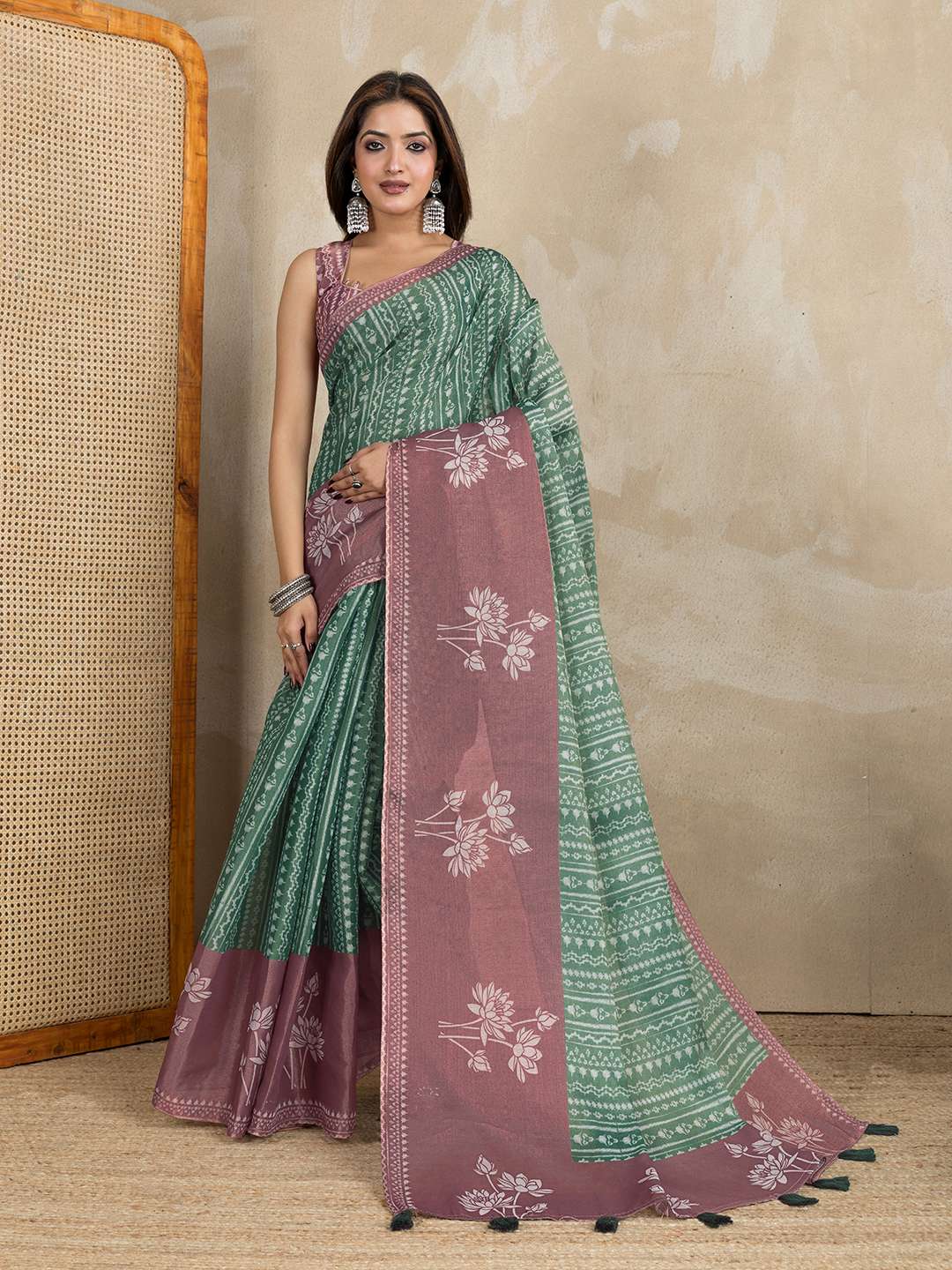 Elegant Teal Green and Mauve Pink Linen Saree with Geometric and Floral Prints - Image 4