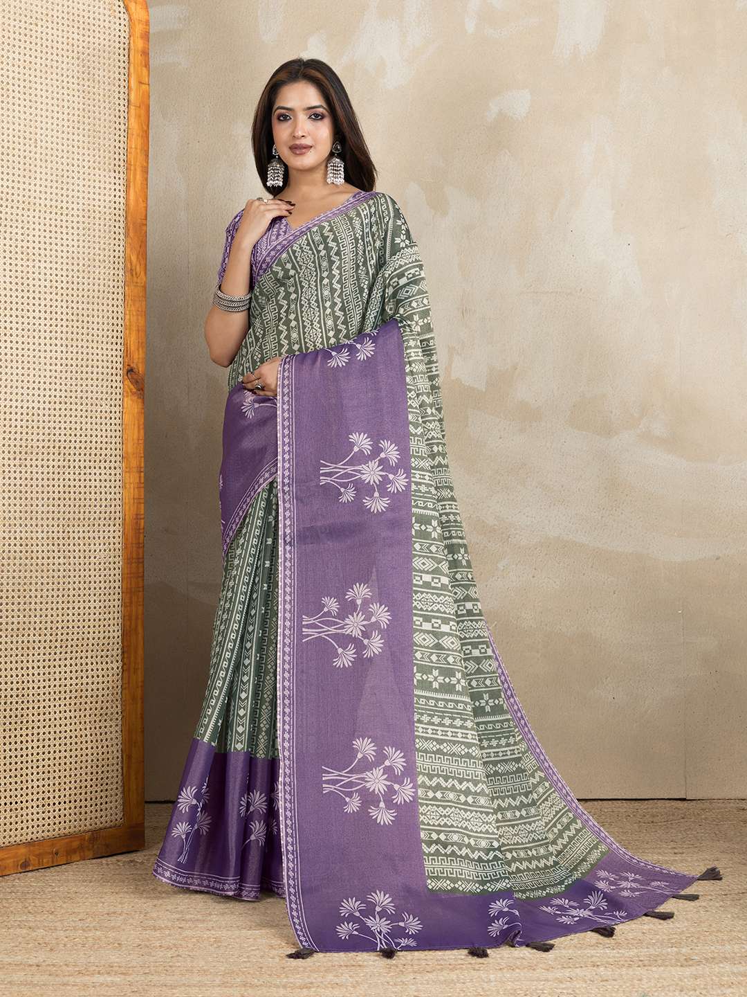 Elegant Teal Green and Mauve Pink Linen Saree with Geometric and Floral Prints - Image 3
