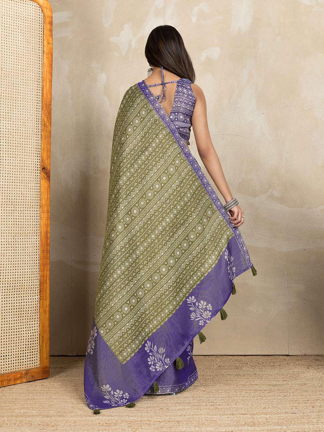 Elegant Teal Green and Mauve Pink Linen Saree with Geometric and Floral Prints - Image 2